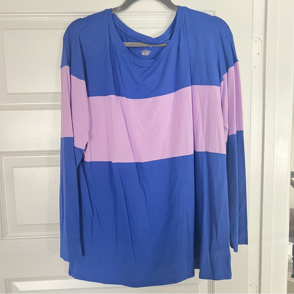 Lilly Pulitzer Lilac Freesia XX Happy As A Clam Finn Top Long Sleeve Luxletic - Picture 3 of 6